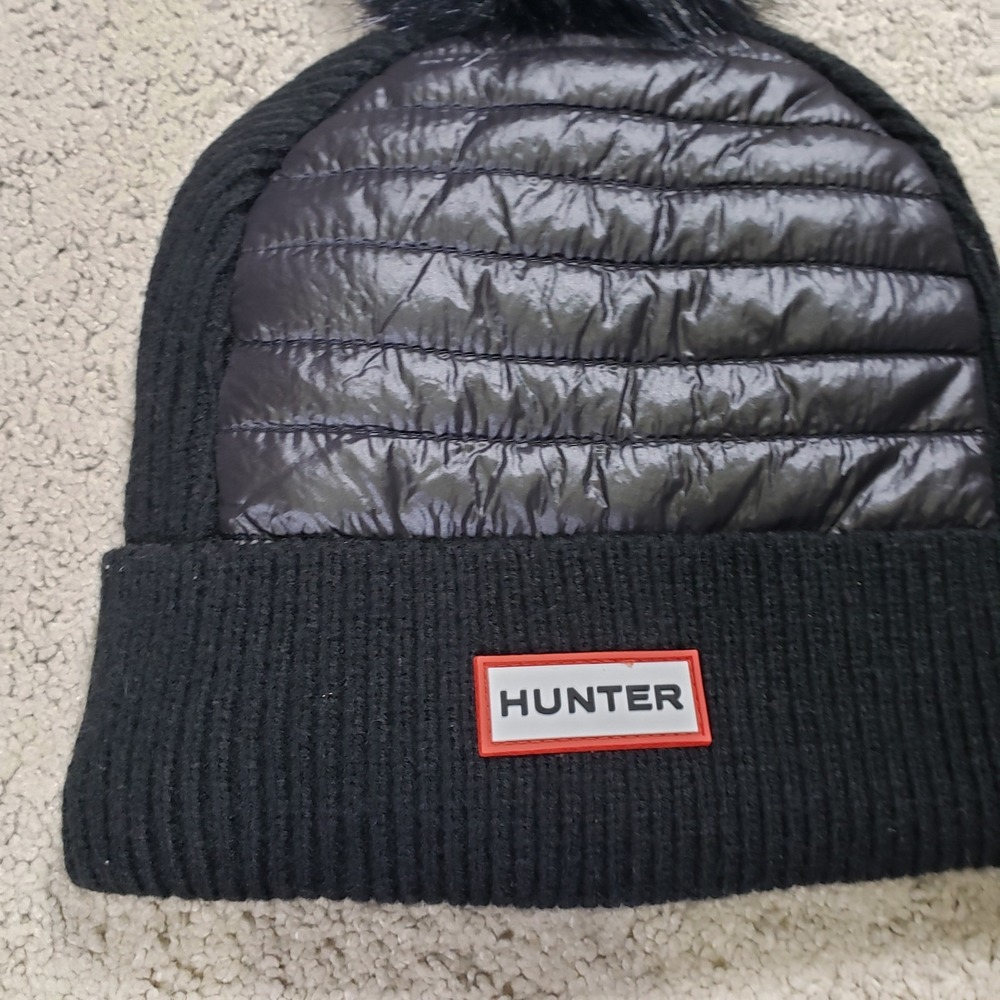 Hunter Beanie Hat Black Baffle Quilted Faux Fur Pom Ski Cap Tuque Bobble Boggan - Picture 5 of 8